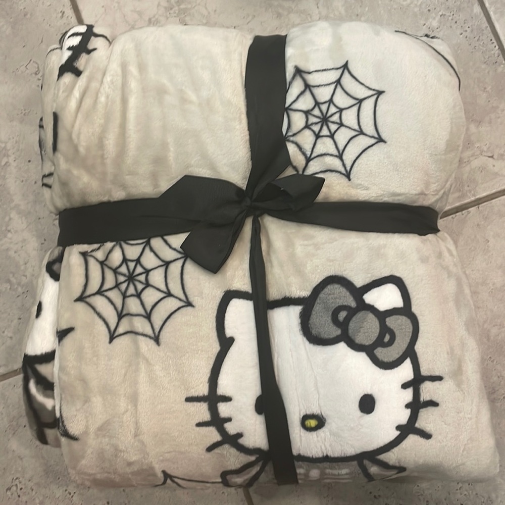 Hello Kitty Halloween Blanket